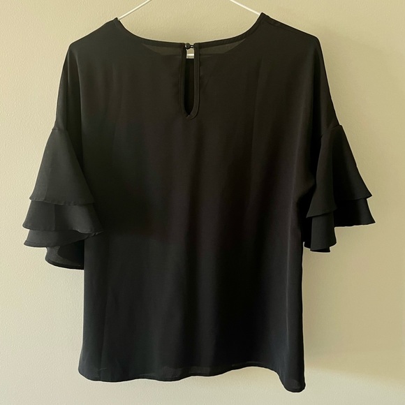3/4 Ruffle Sleeve Crewneck Blouse! - Picture 5 of 6